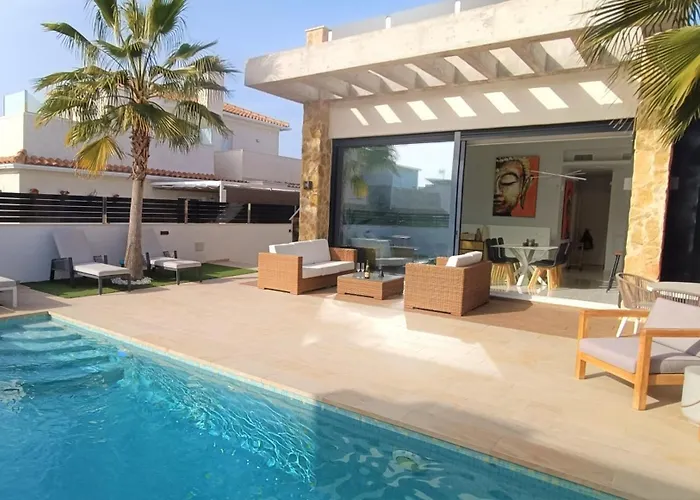 Luxurious With Private Heated Pool-pmt12