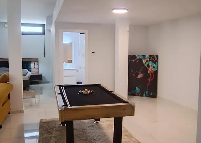 Villa Luxurious With Private Heated Pool-pmt12 *