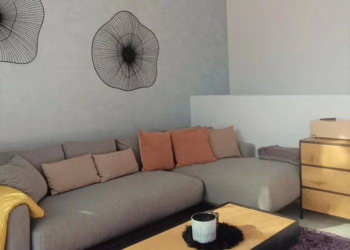 Luxurious With Private Heated Pool-pmt12