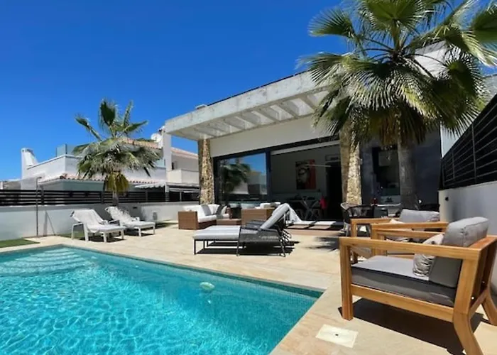 Luxurious With Private Heated Pool-pmt12 Torrevieja