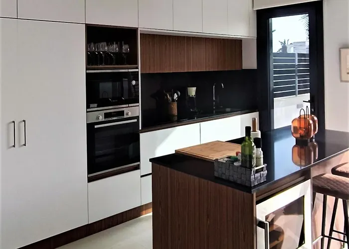 Luxurious With Private Heated Pool-pmt12