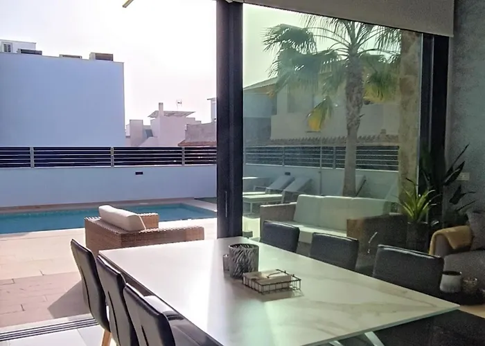 Villa Luxurious With Private Heated Pool-pmt12