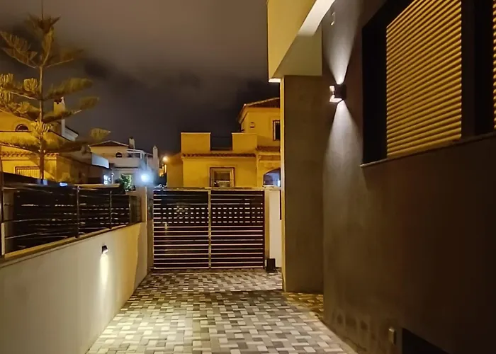 Villa Luxurious With Private Heated Pool-pmt12